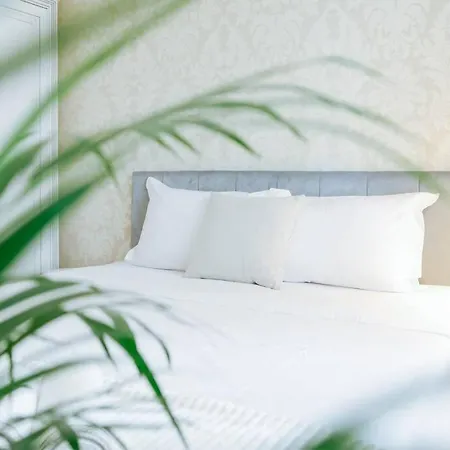 Elegant Vibes Next To Obor Market