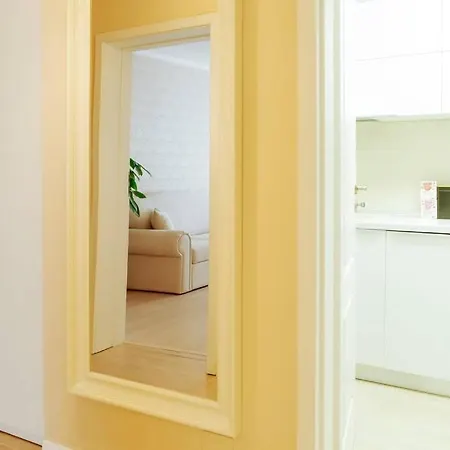 Elegant Vibes Next To Obor Market דירה