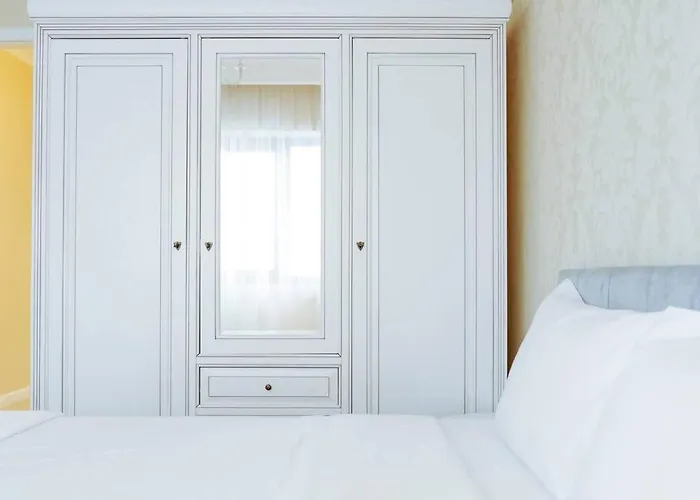 Elegant Vibes Next To Obor Market Apartman