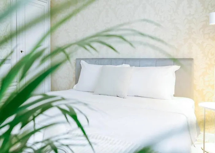 Elegant Vibes Next To Obor Market