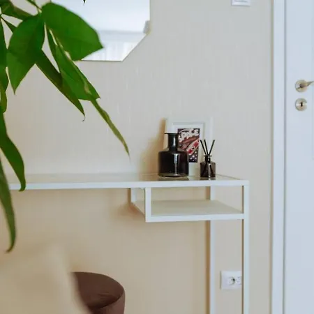 Elegant Vibes Next To Obor Market Bukarest