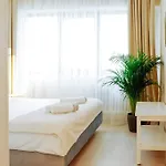Elegant Vibes Next To Obor Market *